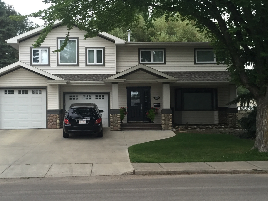 1962 Glenmore Av, Sherwood Park AB HonestDoor